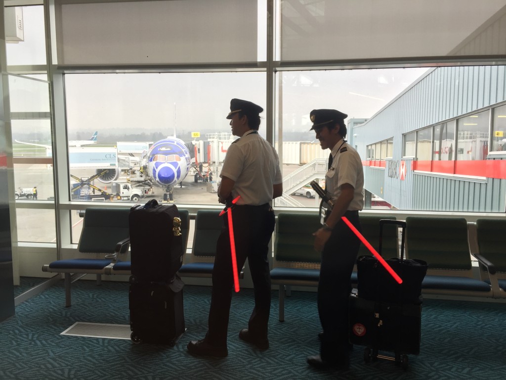 r2d2 airplane Should I be concerned that both pilots were carrying SITH light sabersâ€¦