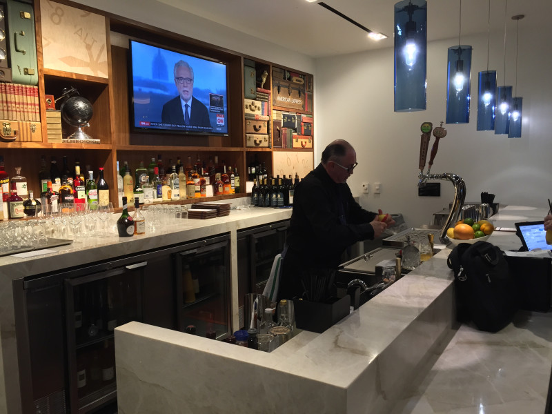 The cocktail bar at the SFO Centurion Lounge