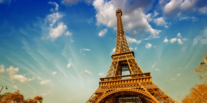 Eiffel Tower Staff Strikes Over Lack of Effort to Control Pickpockets ...