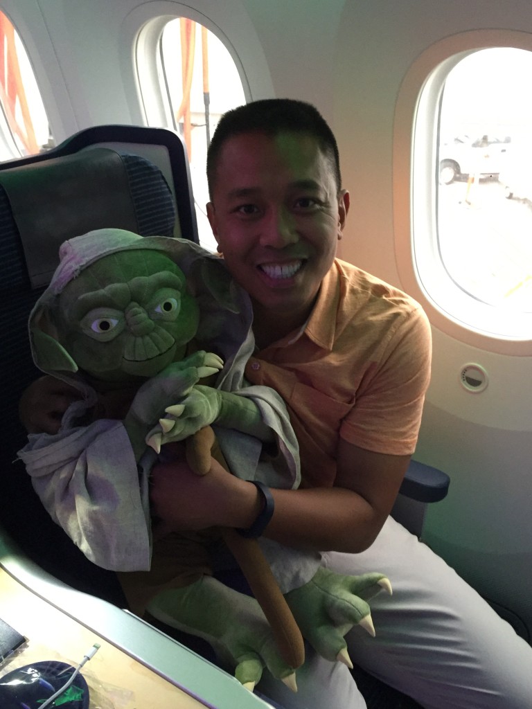 r2d2 airplane | Yoda was kind enough to let me sit with him