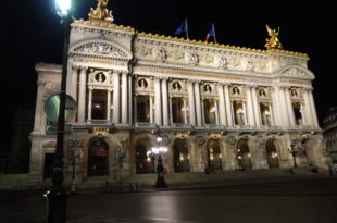 Palais Garnier with statues on top of it